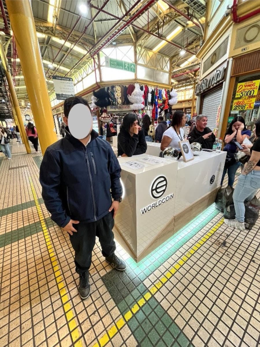 Punto de registro Worldcoin operado por Dignita